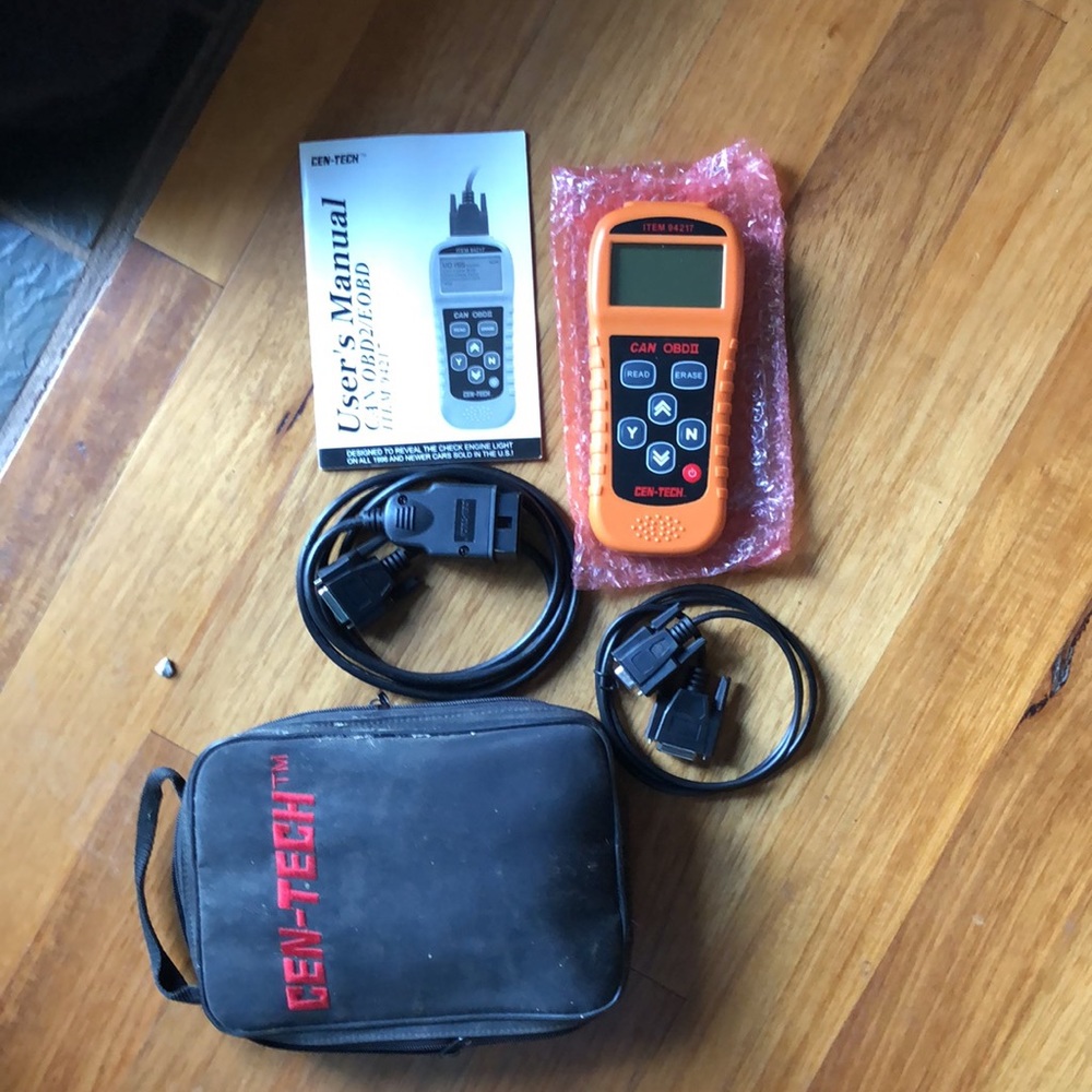 Cen-Tech OBD ll code reader for automobiles- On board diagnostics code reader - Picture 2 of 6